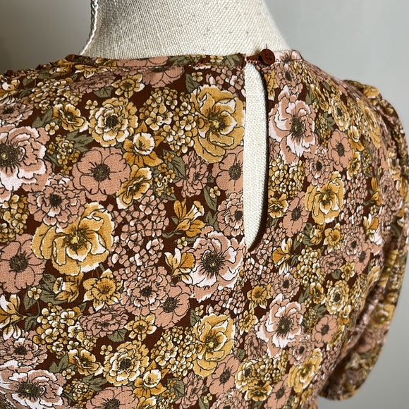 COLLECTIVE CONCEPTS (NWT) floral blouse - Picture 6 of 10